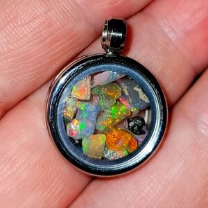 Pendant Ethiopian Fire Opal Crystal Chips Rough Raw Loose Gemstone Amulet